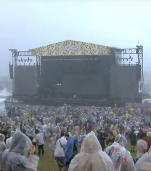 Lollapalooza 2022 é interrompido após forte chuva