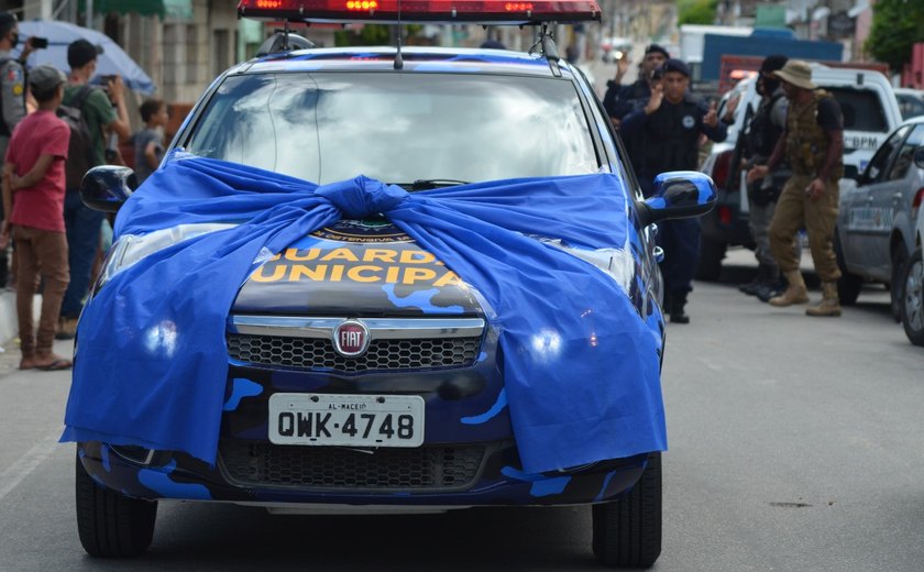 Prefeito Arthur Freitas entrega viatura e sede equipadas à Guarda Municipal de Santana do Mundaú