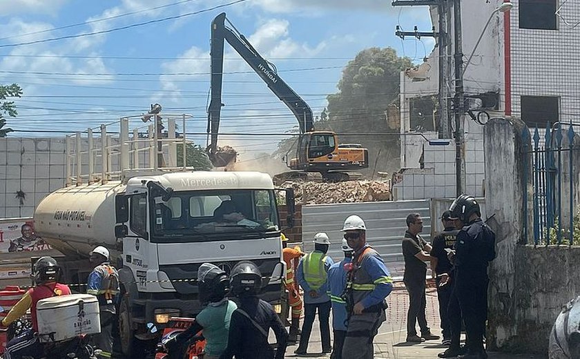 Prédio onde funcionava Colégio Batista de Bebedouro é demolido; moradores dizem que não foram avisados