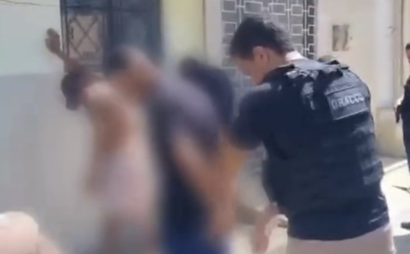 Suspeito de perseguir e matar homem a facadas em Maceió, foi preso