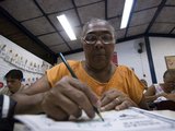 Programa Brasil Alfabetizado é retomado com bolsas para educadores