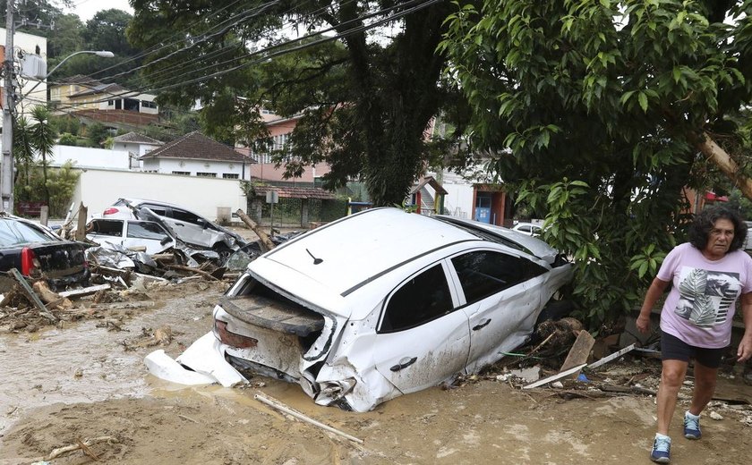 Com 113 mortos, Petrópolis volta a enfrentar chuvas e alagamentos