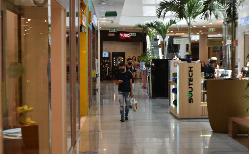 Shoppings e Centro de Maceió abrem hoje, mas fecham na segunda