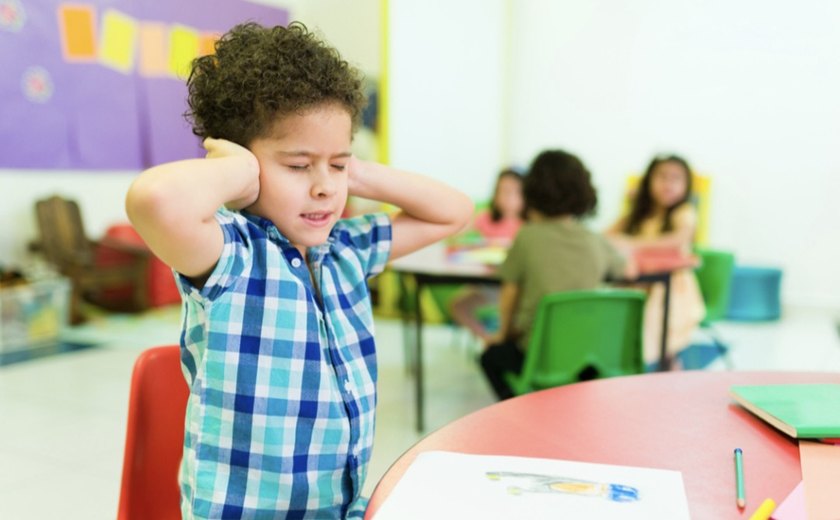 Projeto de lei propõe substituir sirenes por músicas suaves para beneficiar alunos com autismo