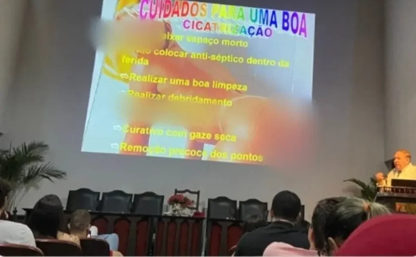 Em Maceió, médico usa foto de mulher nua para ministrar curso de emergência