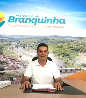 Prefeitura de Branquinha antecipa salário de novembro e credita 13º dos professores contratados