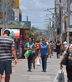 Centro, shoppings e serviços: veja o que abre e fecha no feriado desta sexta-feira (08)