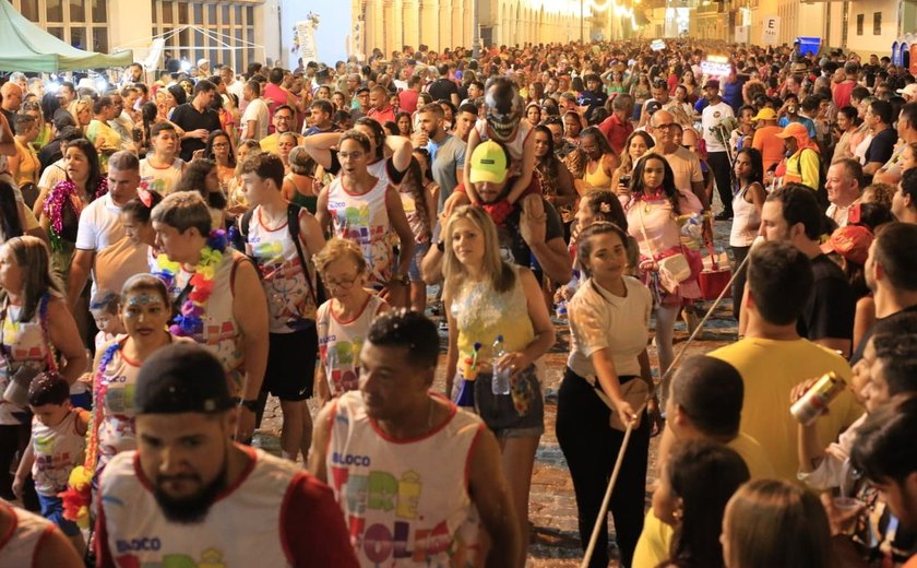 Jaraguá Folia volta a celebrar o carnaval de rua em Maceió