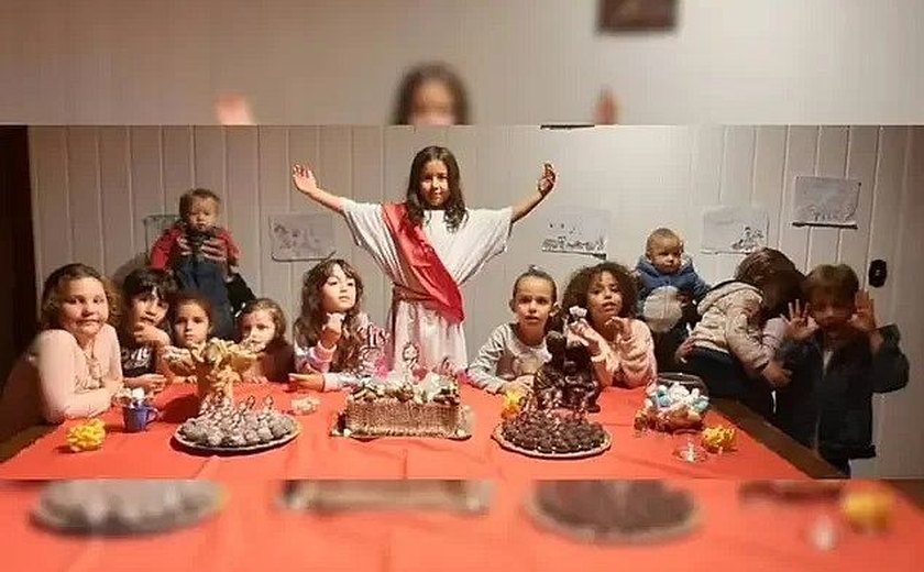 Menina faz sucesso com festa de aniversário com tema Jesus