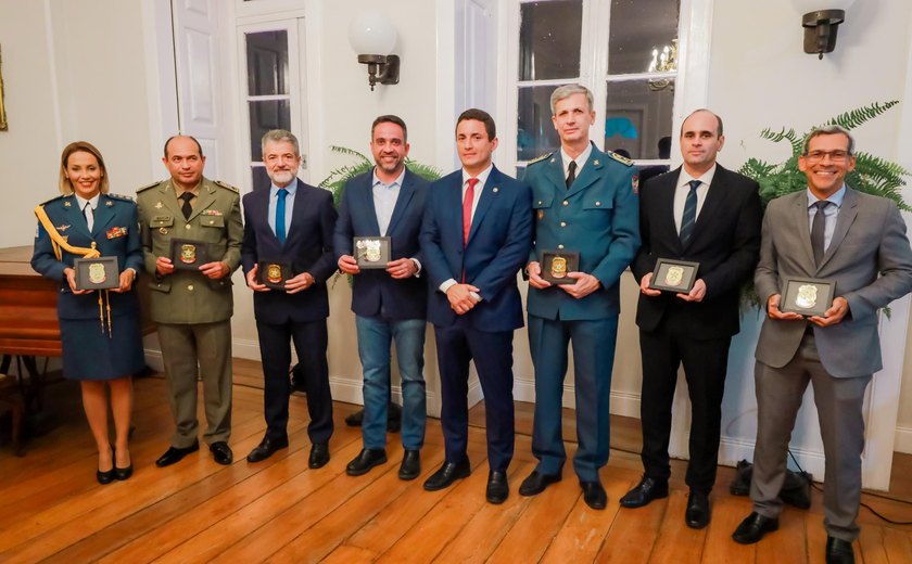 Governador homenageia membros da Segurança Pública por redução da violência em Alagoas
