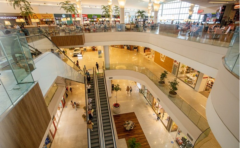 Shoppings vão ter horário especial a partir desta sexta-feira