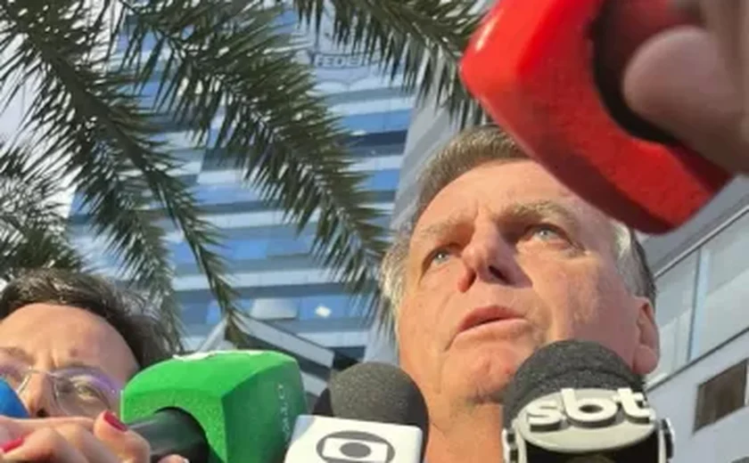 Após depoimento à PF, Bolsonaro nega plano golpista com Marcos do Val: “Ele que responda pelos atos dele”