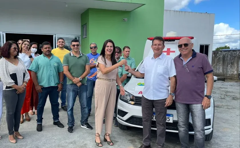Saúde de Branquinha disponibiliza nova ambulância para atendimento à população