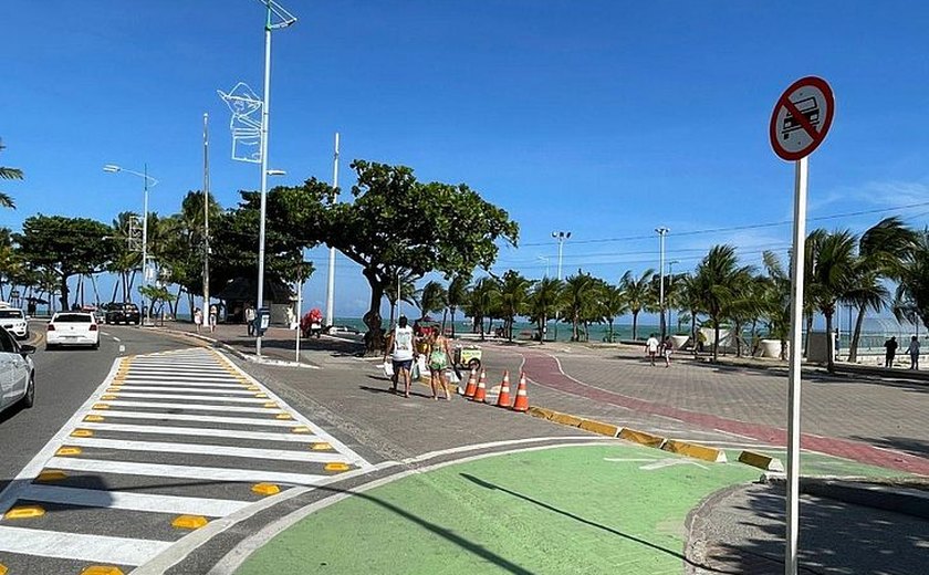 SMTT realiza intervenções nas imediações do Marco dos Corais, em Ponta Verde