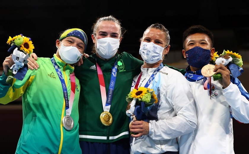 Beatriz Ferreira perde para irlandesa e conquista a prata no boxe