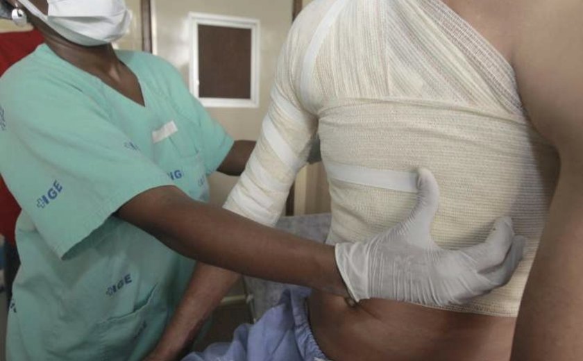 Homem é atacado e queimado após marcar encontro por aplicativo em Maceió