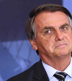 Bolsonaro edita decreto que regulamenta o Auxílio Brasil; veja valores