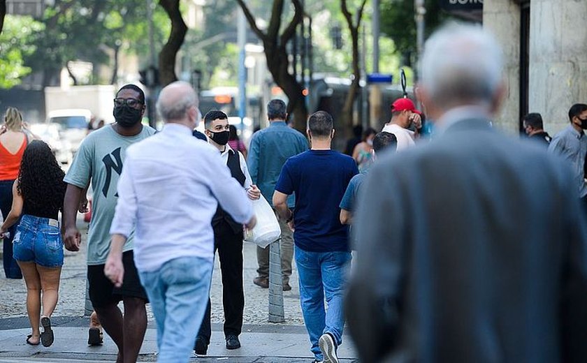 Covid-19: chega ao fim estado de emergência em saúde pública no Brasil