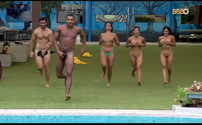 Grupo das fadas do 'BBB 24' tira a roupa e pula na piscina