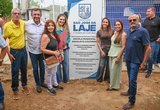Prefeita Angela Vanessa e vice-prefeita Ravena de Neno entregam escola reformada e requalificam estrada rural em São José da Laje