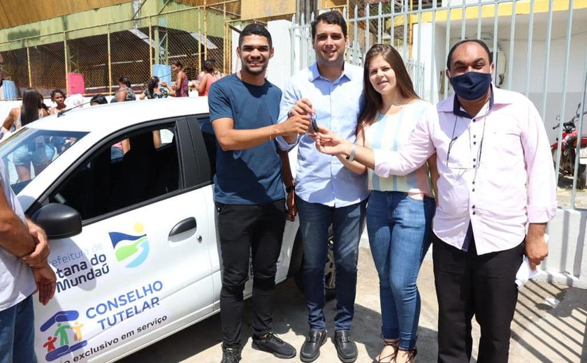 Prefeito Arthur Freitas entrega carro 0km ao Conselho Tutelar e amplia programa CRIA