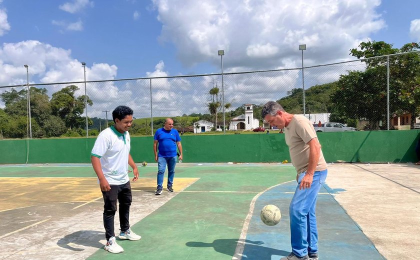 Prefeito de Branquinha anuncia recuperação de uma nova quadra de esportes