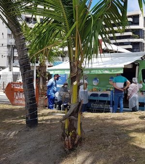 Pela primeira vez, Maceió abre ponto de vacinação para turistas na capital