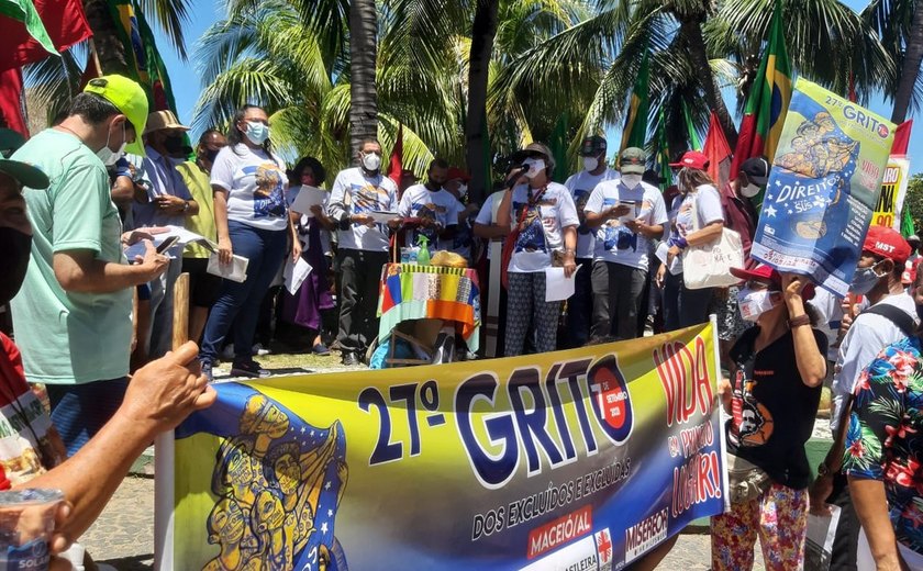 Manifestantes fazem ato contra Bolsonaro em Maceió