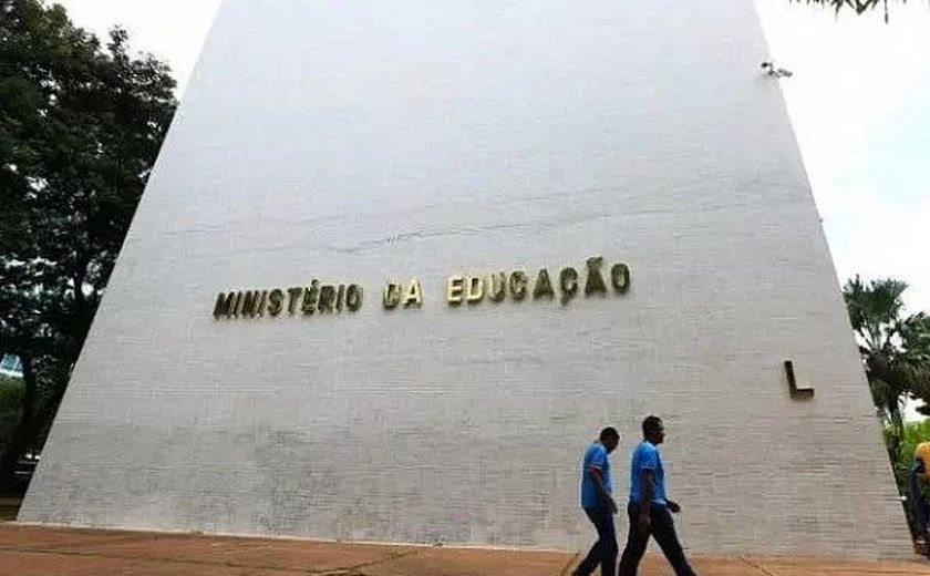 MEC propõe novo Ensino Médio com aumento de carga horária e de disciplinas de formação básica