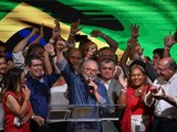 Eleito presidente pela 3ª vez, Lula declara: 'O Brasil está de volta'