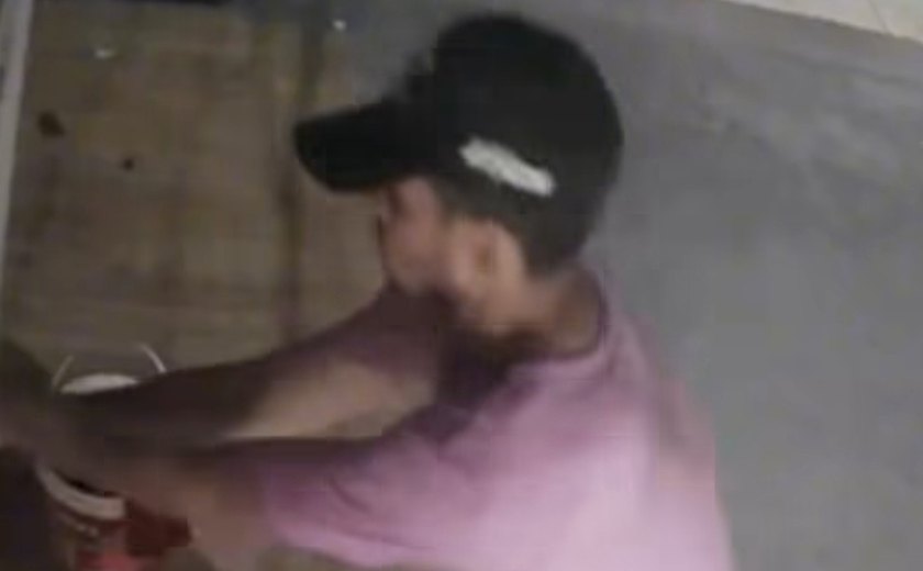 Loja é alvo de furto após vidraça ser quebrada na Jatiúca; prejuízo chega a R$ 40 mil