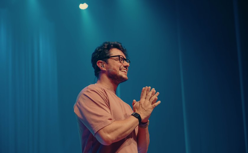 O maior movimento de fé da carreira do evangelista Deive Leonardo chega em Alagoas