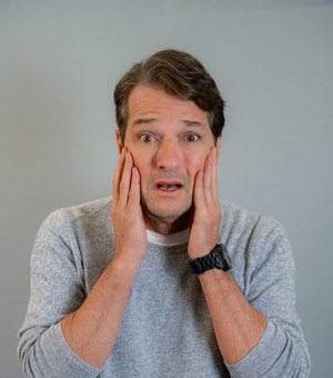 O Ator Marcelo Serrado chega a Maceió com seu show de comédia “Terapia”