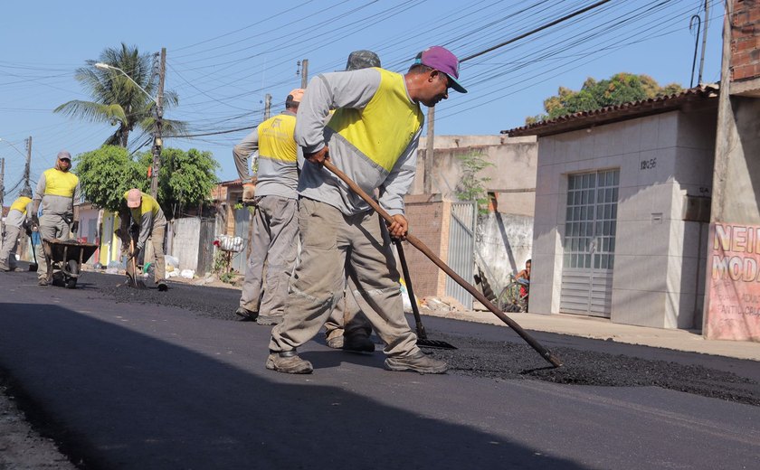 Programa Mais Asfalto leva pavimentação a mais de 27 quilômetros de vias em Maceió