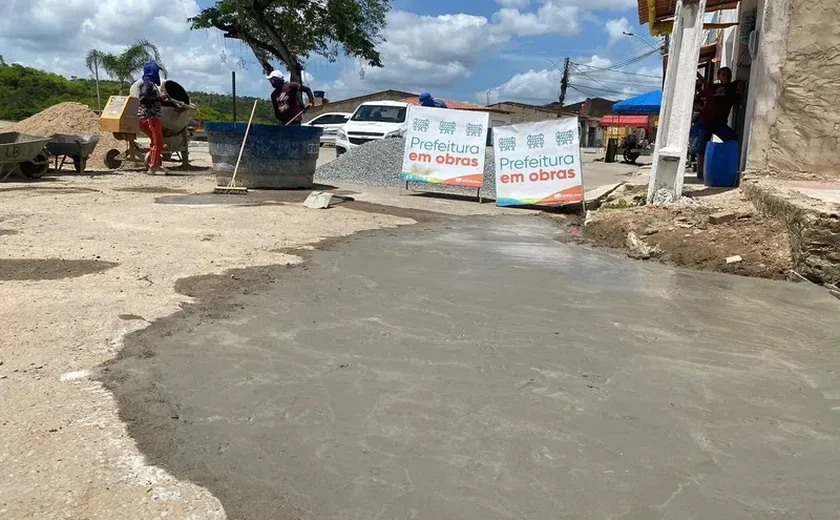 Prefeitura de Branquinha segue com recuperação do centro da cidade afetado pela enchente