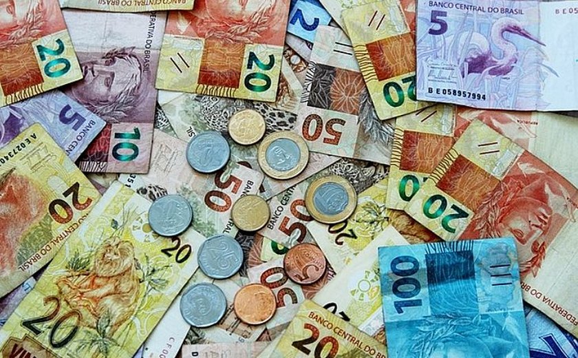 Governo Federal propõe salário mínimo de R$ 1.421 em 2024