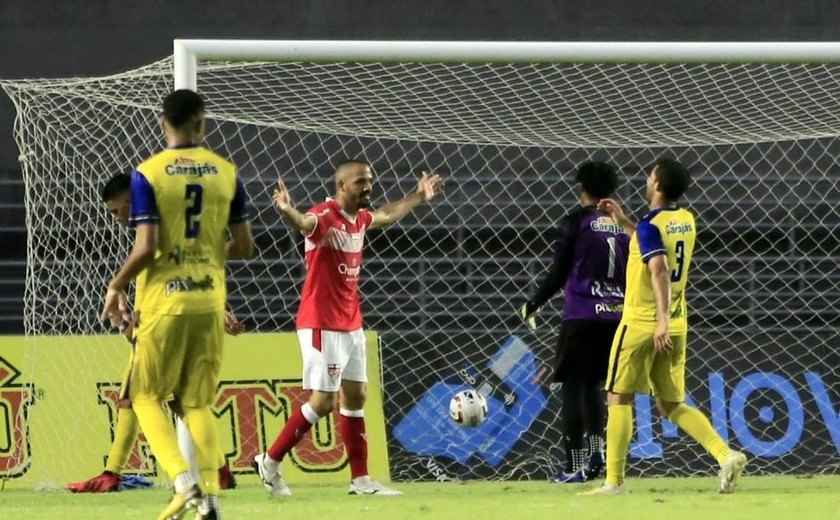 Anselmo Ramon fala de evolução do CRB na NE e sobre sua fase: 'Estou feliz com o momento'