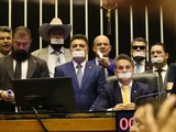 Oposição ocupa plenários por anistia a 8/1 e impeachment de Moraes