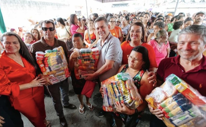 Prefeitura de Ibateguara entrega mais de 2.500 cestas básicas para famílias no Natal