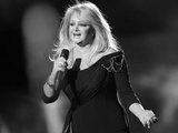 Bonnie Tyler, cantora de 'Total Eclipse of the Heart', morre aos 75 anos em Portugal