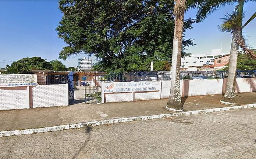 Samu atende ocorrência em escola que teve 10 alunos com sintomas de crise de ansiedade