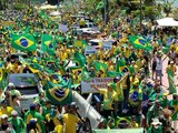 Ato pró Bolsonaro reúne multidão na orla marítima de Maceió