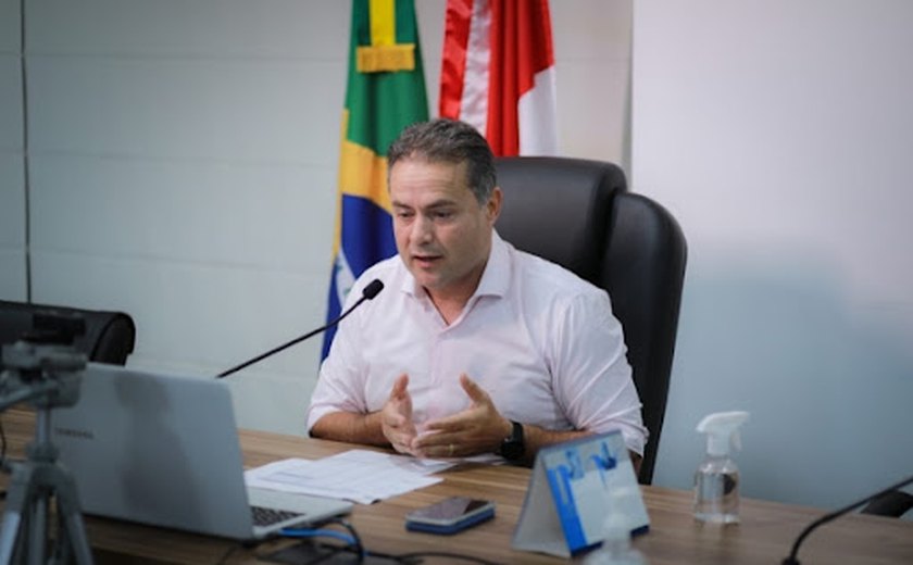 Renan Filho critica justificativa do Ministro da Saúde e diz que vacina para adolescentes deve ser liberada em AL