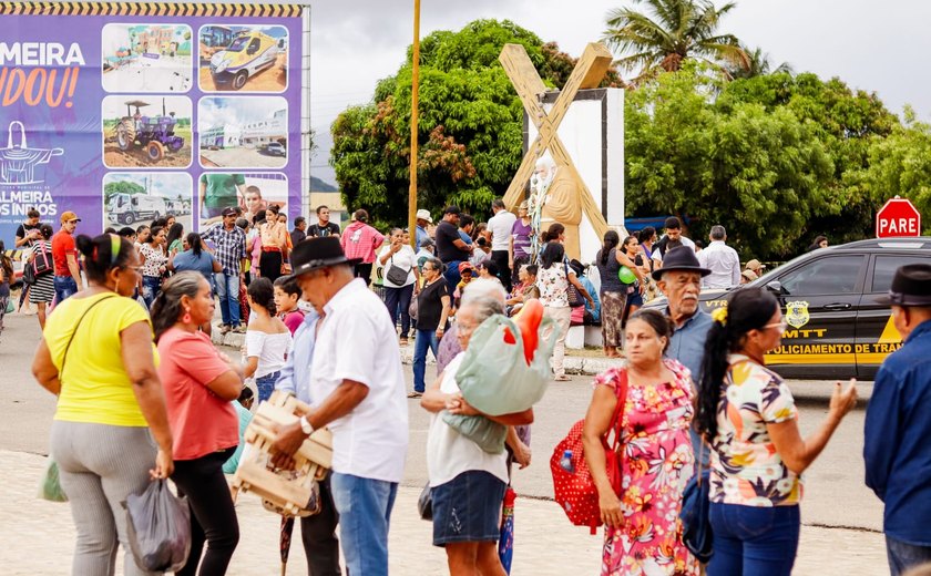 Fé e devoção levaram milhares de romeiros ao Distrito de Canafístula de Frei Damião em Palmeira dos Índios