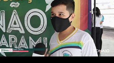 Prefeitura entrega 50 ar condicionados, ônibus escolar e novos fardamentos