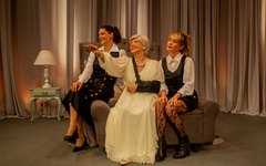 Na peça elas são as personagens A, B e C