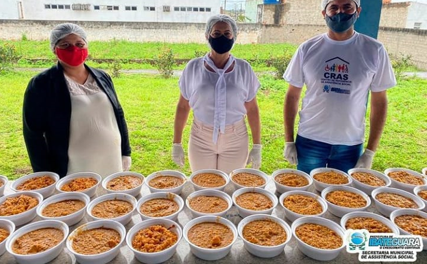 Prefeitura e secretária de Assistência Social de Ibateguara entregam Marmitas de canja