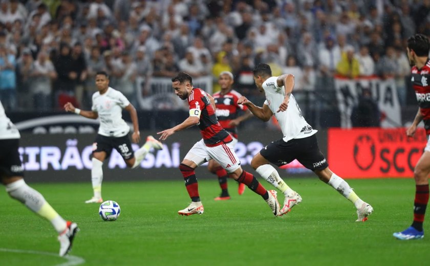 Corinthians reage e busca empate com Flamengo, que continua fora do G-4