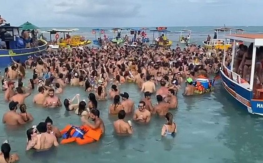 Em festa ilegal, multidão dança e canta em pleno santuário de peixes-boi no litoral alagoano