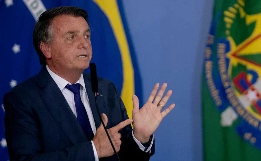 Bolsonaro: “Como eu posso aceitar o cartão vacinal se eu não tomei?”
